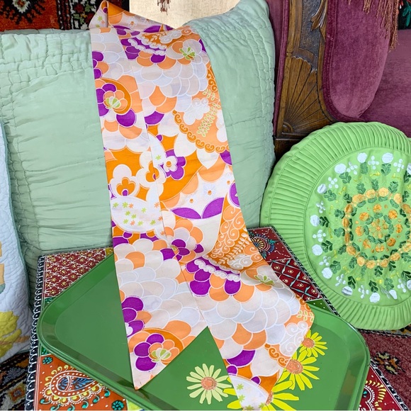 70s Mod Floral Long Scarf - Picture 2 of 4